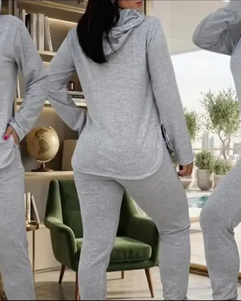 Conjunto de moletom cinza com capuz